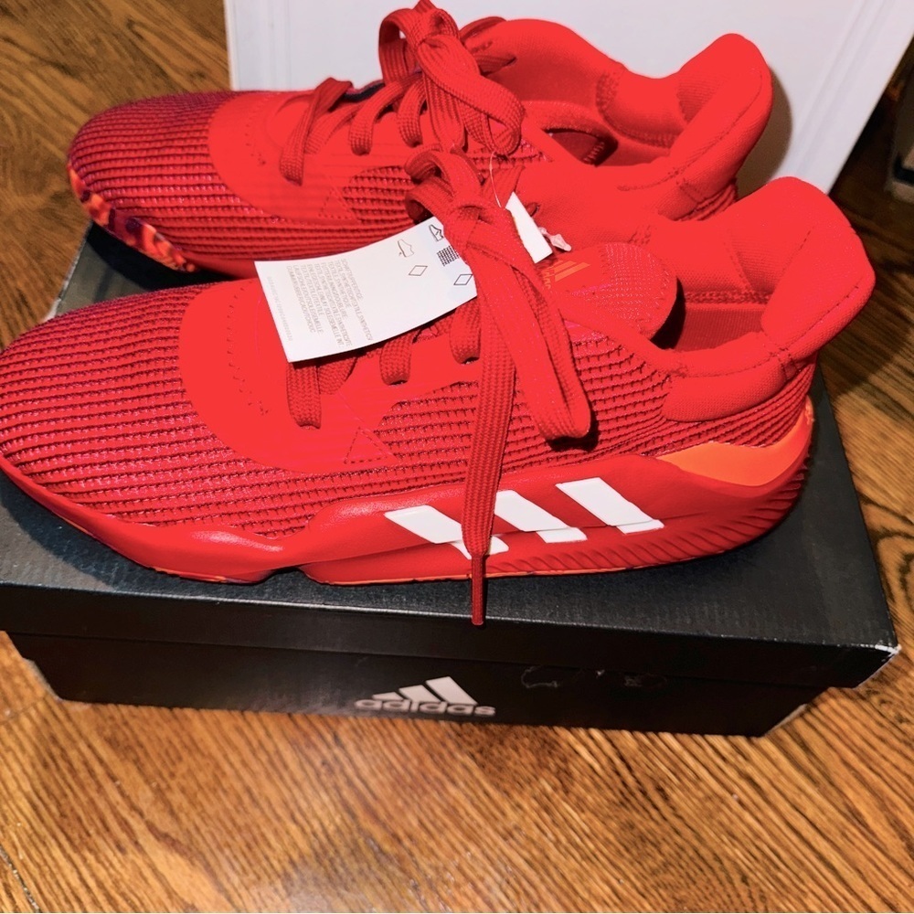 Adidas pro bounce sneakers